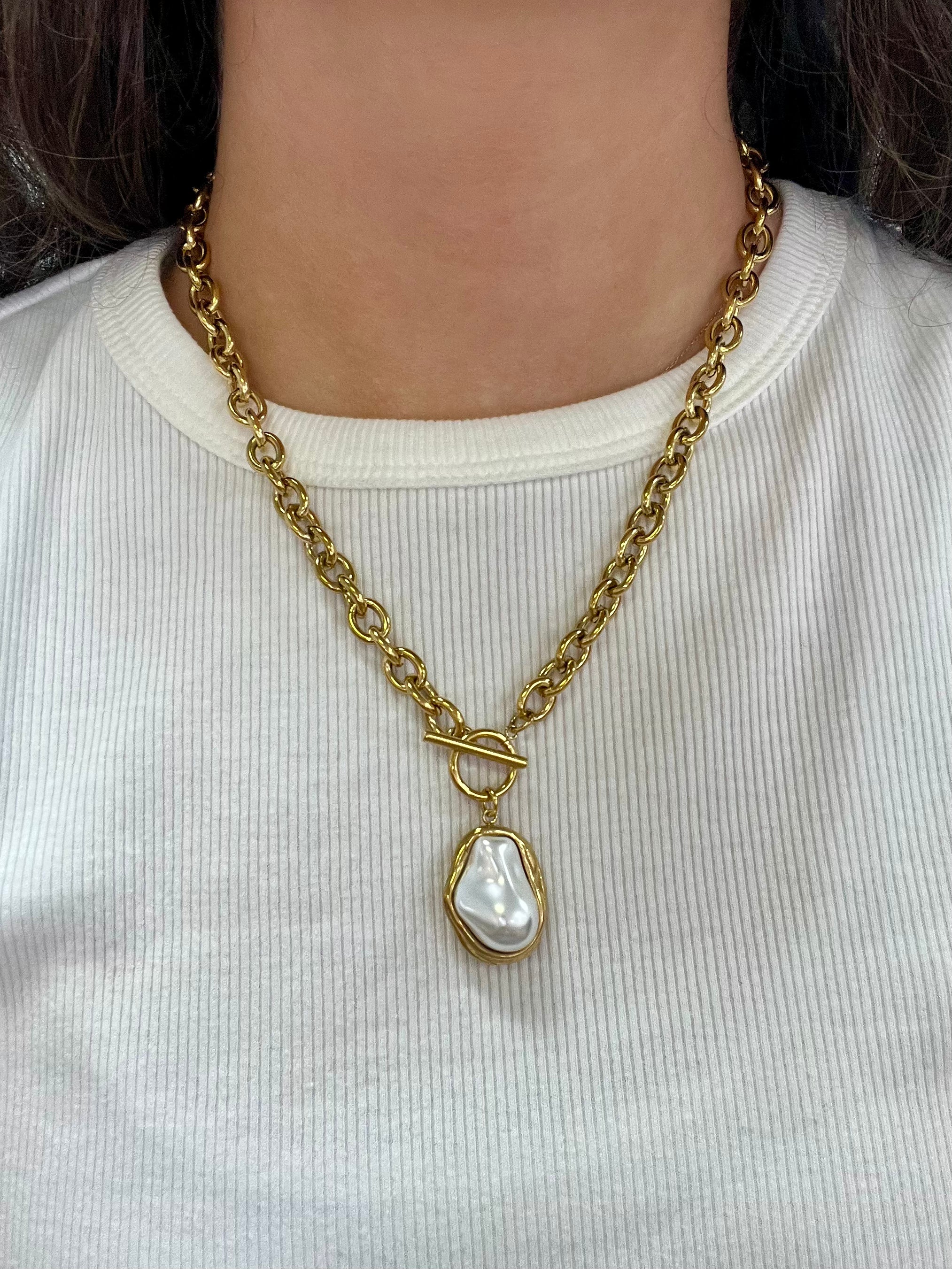 Gold Pearl Drop Necklace - Jessi Jayne Boutique