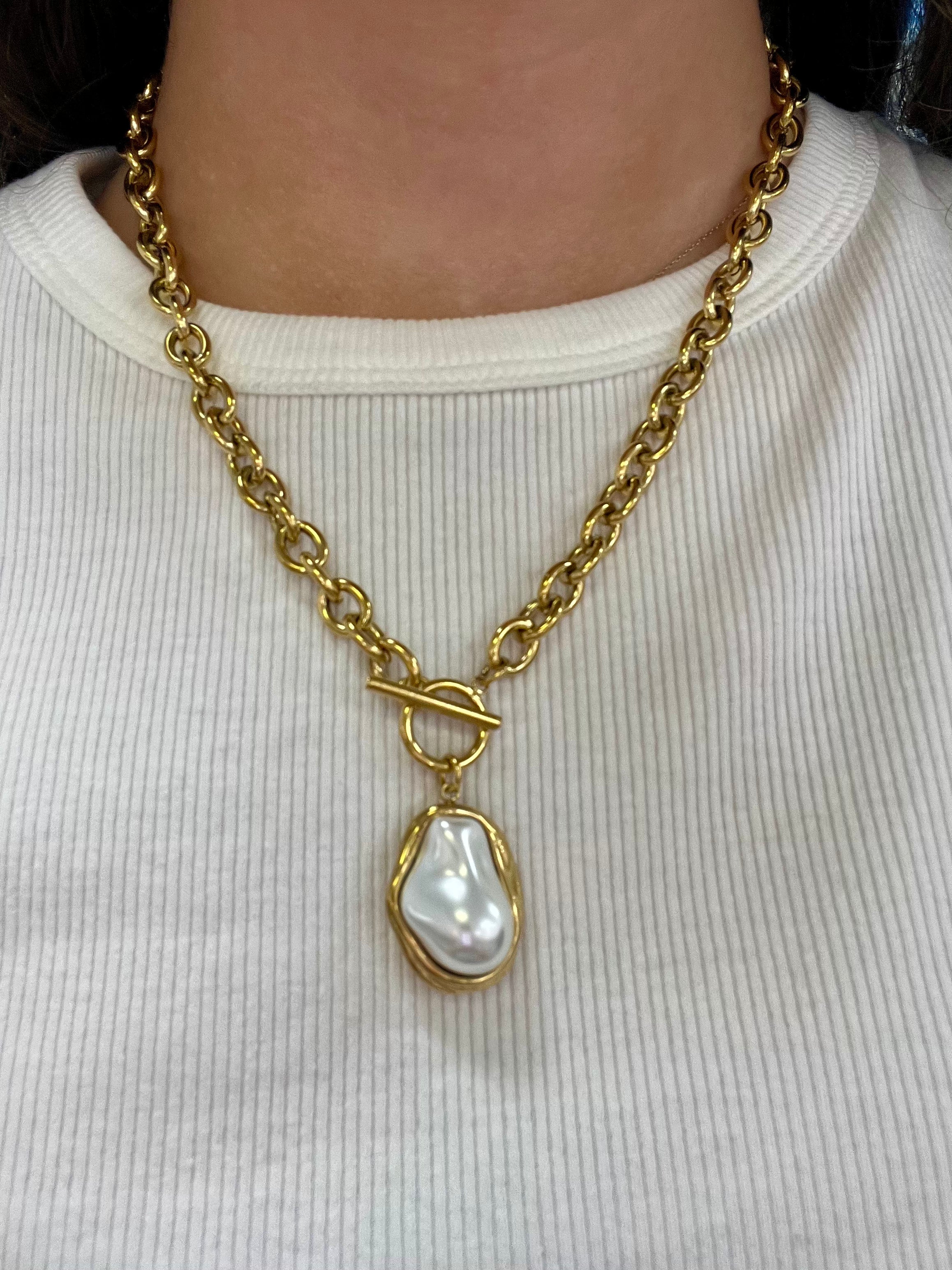 Gold Pearl Drop Necklace - Jessi Jayne Boutique