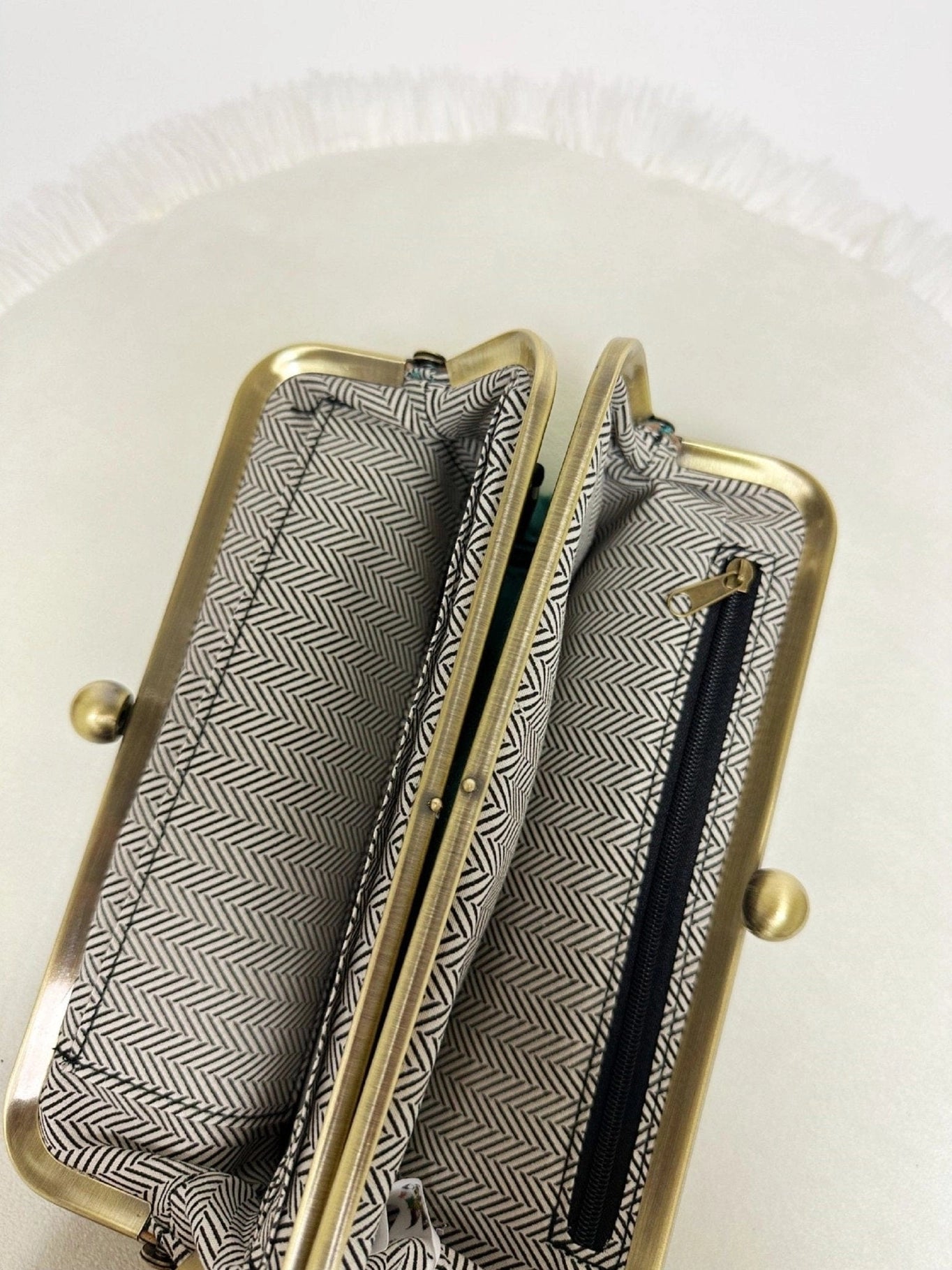 Karen Kiss Lock Wallet Clutch - Jessi Jayne Boutique