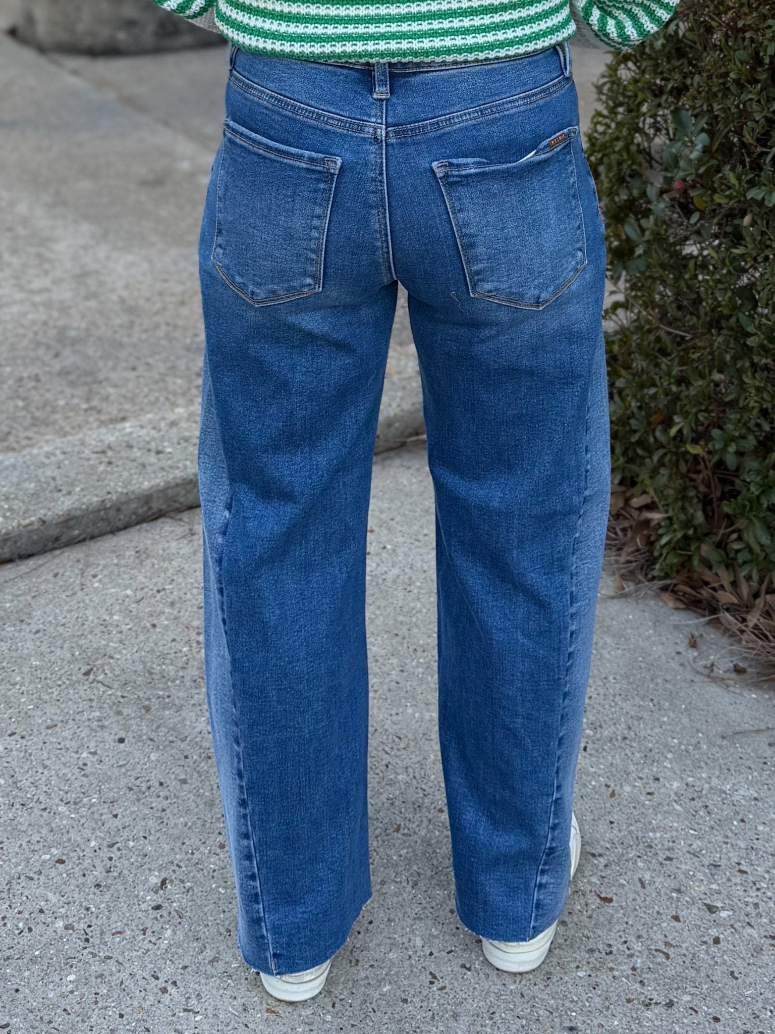 Risen Laid - Back Contrast Jeans - Jessi Jayne Boutique