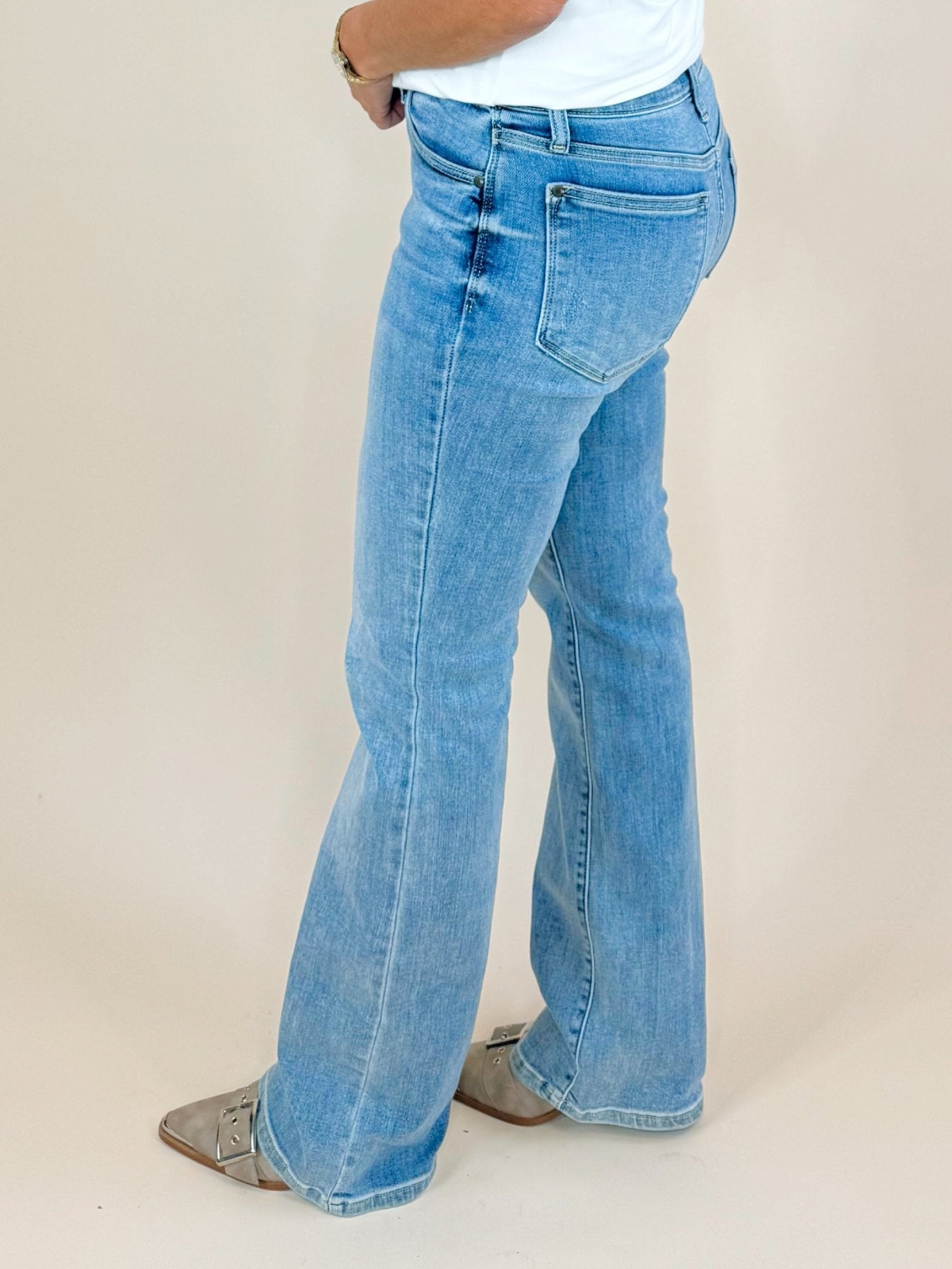 Judy Blue Light Mid Rise Bootcut Jeans 31" Inseam - Jessi Jayne Boutique