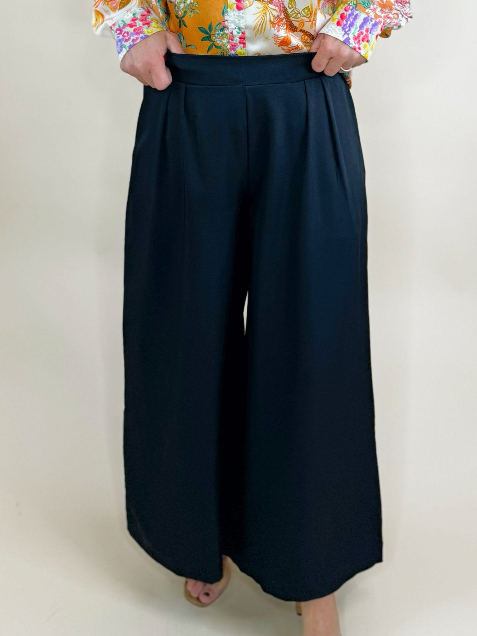 Power Move Cropped Trousers Black - Jessi Jayne Boutique