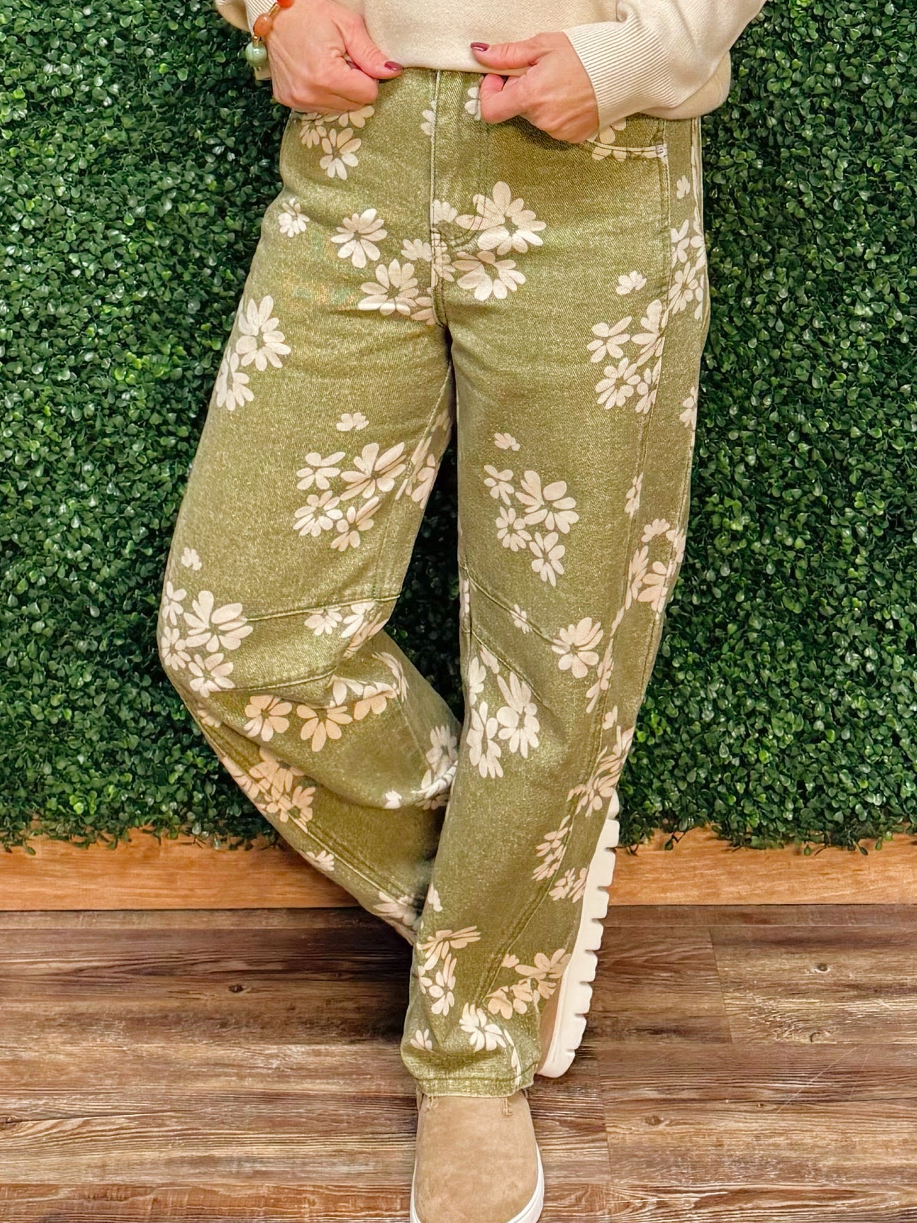 Olive Bloom Barrel Jeans - Jessi Jayne Boutique