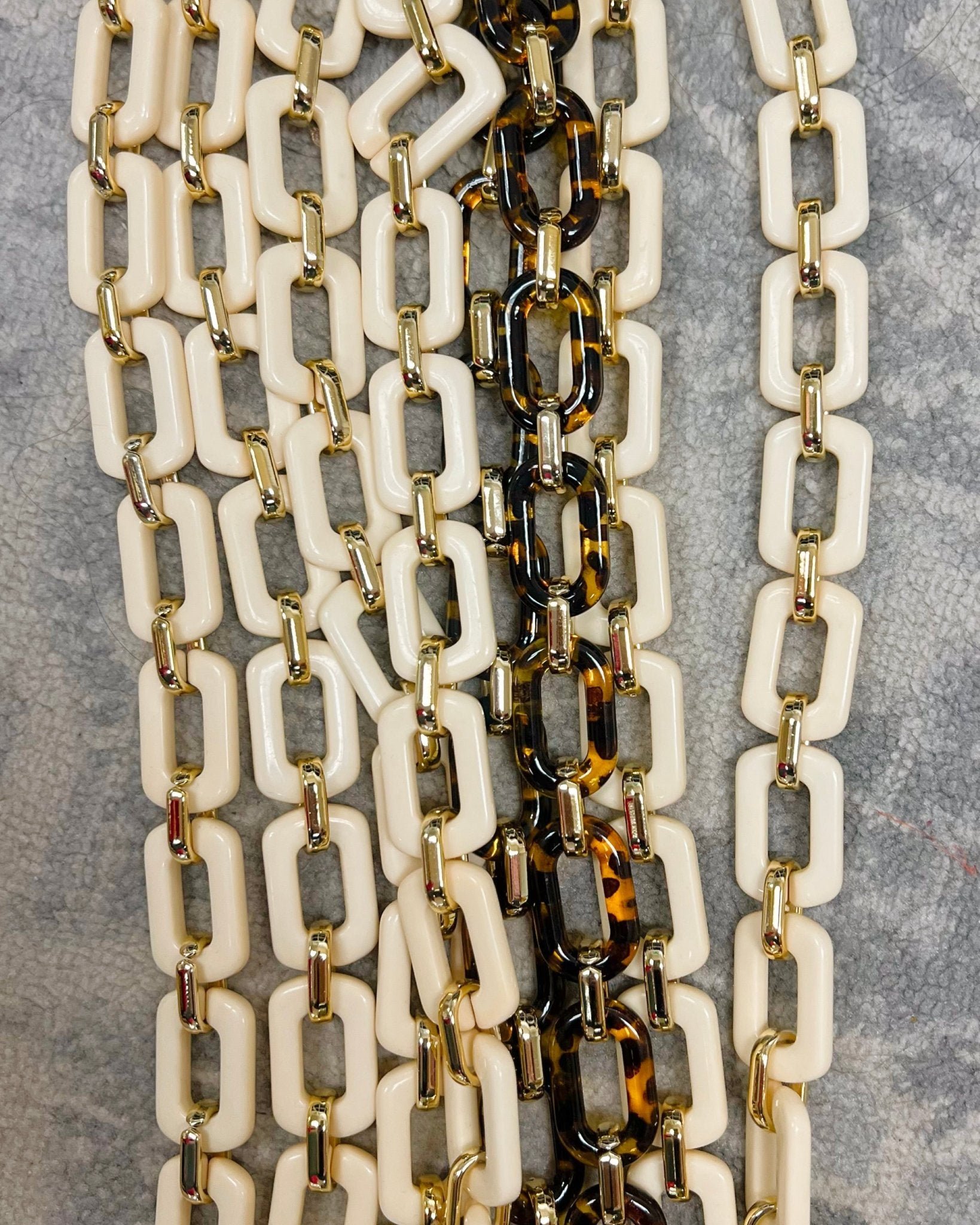 Chain Link Phone Strap - Jessi Jayne Boutique